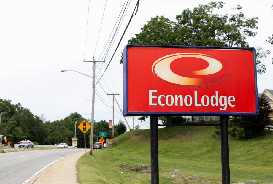 Econo Lodge sign in Sturbridge, Massachusetts