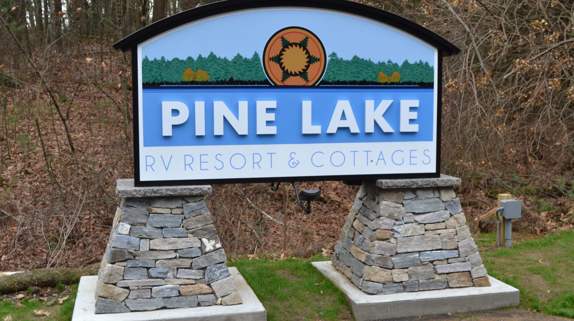 Pine Lake signage